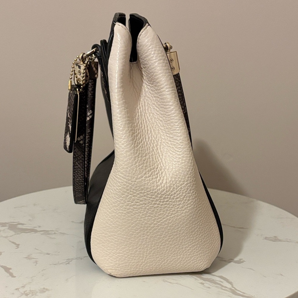 Coach Minetta Two-Tone Black and White Pebbled Leather Shoulder Bag - Picture 3 of 15